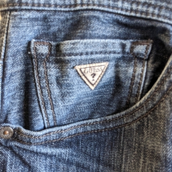 Guess jeans gently worn. Size 32.  Dark blue denim.  Regular straight leg. - Picture 5 of 6